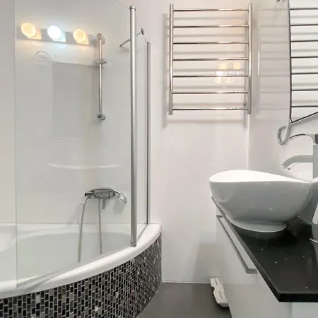 Phaedrus Living: Modern Flat Strovolos 201 Nikozja